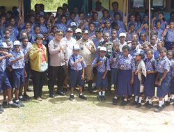 BUPATI BOVEN DIGOEL SINGGAH DI SMP NEGERI BOMAKIA: TINJAU KONDISI SEKOLAH DAN SERAP ASPIRASI MASYARAKAT